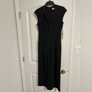 NWT NEVER WORN Calvin Klein Elegant Black Cutout Jumpsuit with pockets